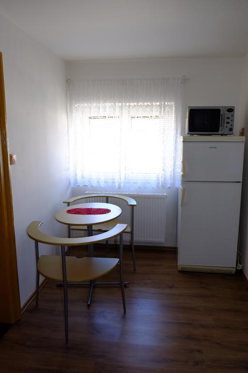 Maison d'hôtes Ubytovani U Maminky à Lednice Extérieur photo