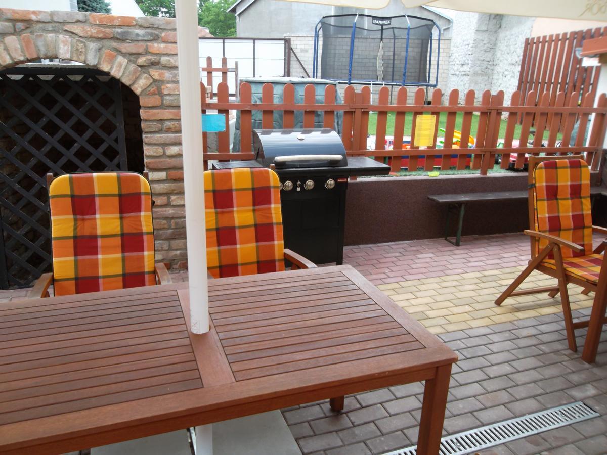 Maison d'hôtes Ubytovani U Maminky à Lednice Extérieur photo